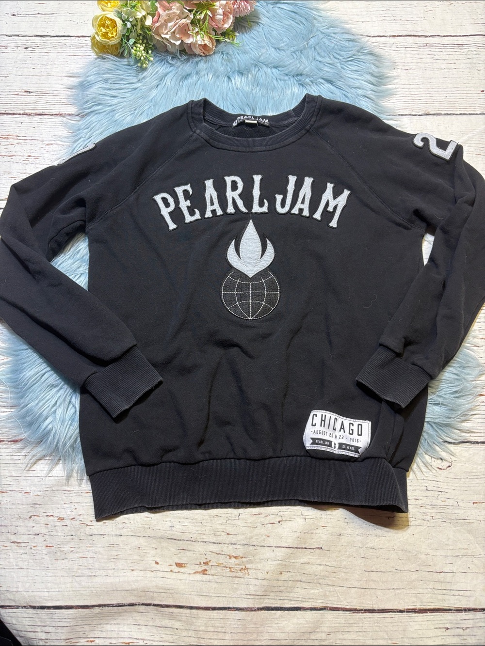 Pearl Jam 2016 Wrigley yField 2016 Chicago Official Concert Gear Sweatshirt